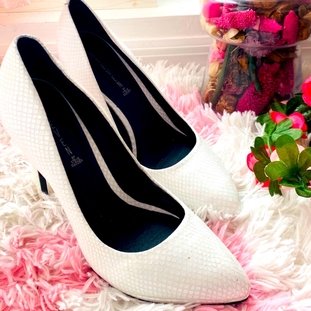 White Steve Madden pumps
